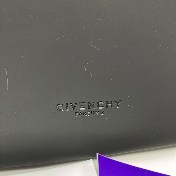 GIVENCHY PARFUM POUCH WITH BEAUTY BUNDLE HAIR FACE EYE MASKS SUNSCREEN ALL NEW - Picture 3 of 16